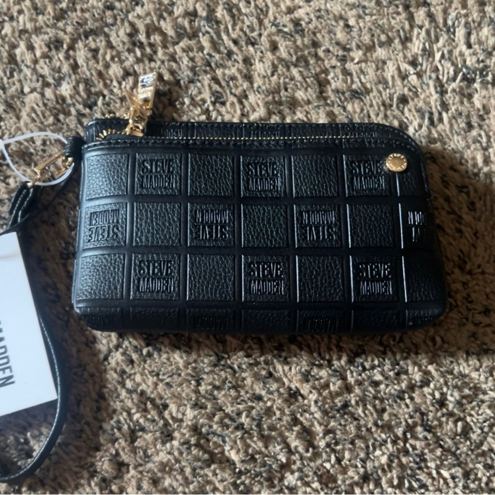 Steve Madden Embossed Black Leather Zip Wristlet Phone Case